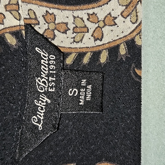 💕 Lucky Brand Black Paisley Top, BOGO eligible - Picture 4 of 6